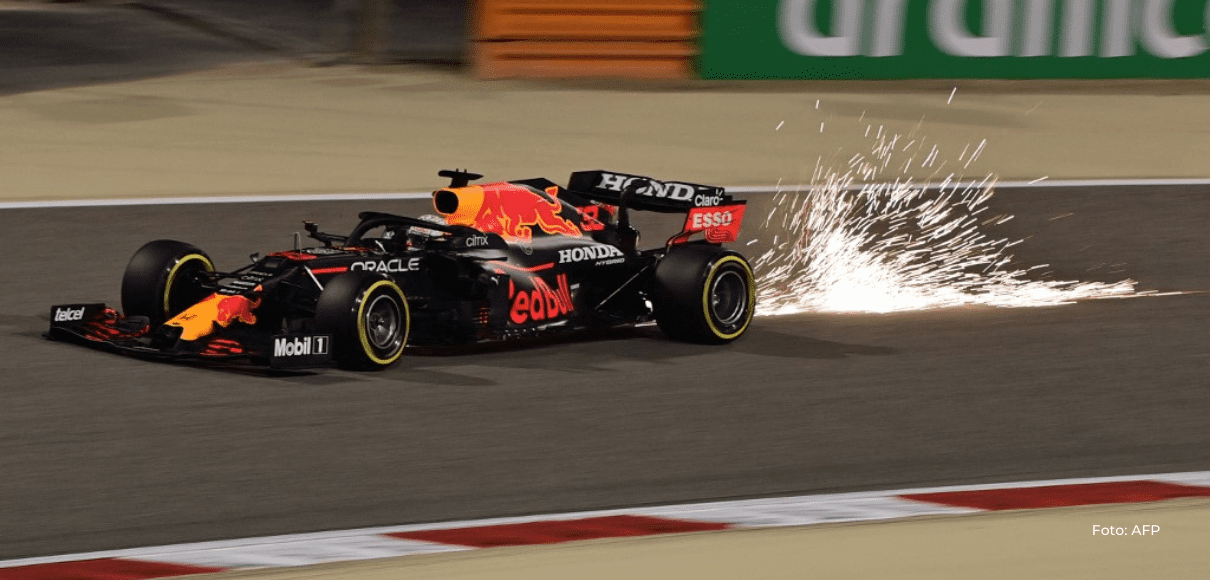 Verstappen vence a Hamilton en una convulsa carrera en Ímola