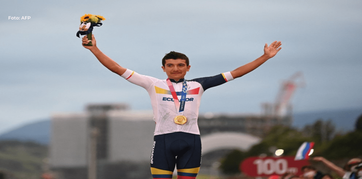 Carapaz asciende al Olimpo con histórico oro para Ecuador