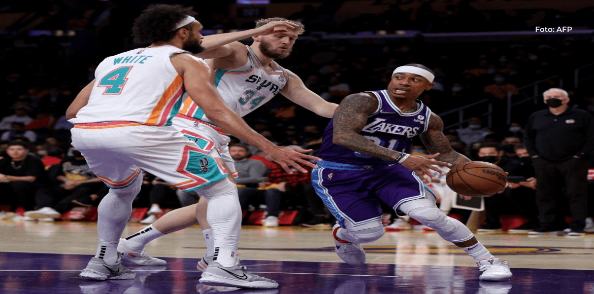 Los Lakers «despiden» el Staples Center con una dura derrota ante Spurs
